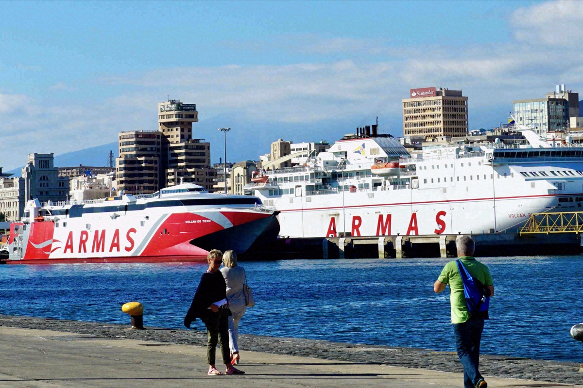 Fähre im Hafen von Las Palmas de Gran Canaria